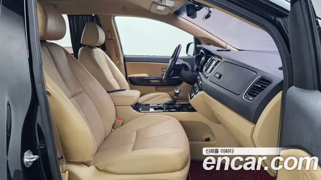 Kia Carnival 2019 thumb 11