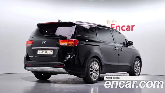 Kia Carnival 2016 thumb 2