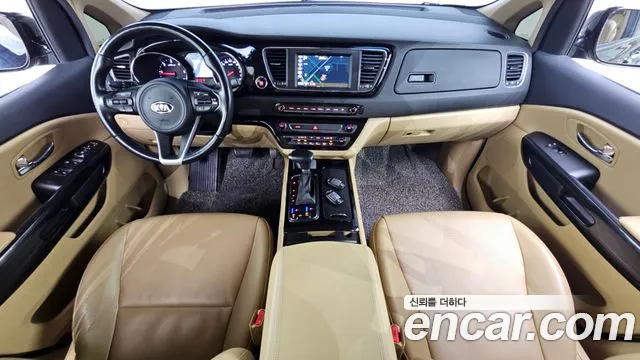 Kia Carnival 2016 thumb 7