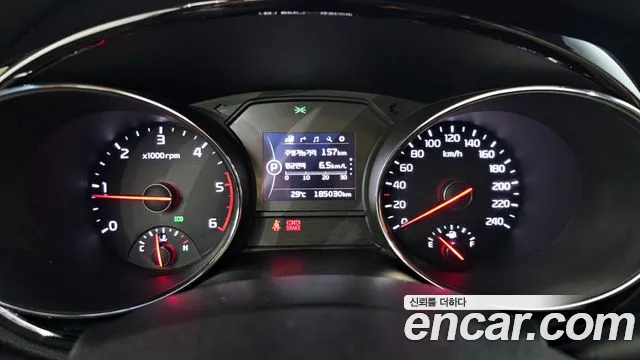 Kia Carnival 2016 thumb 8