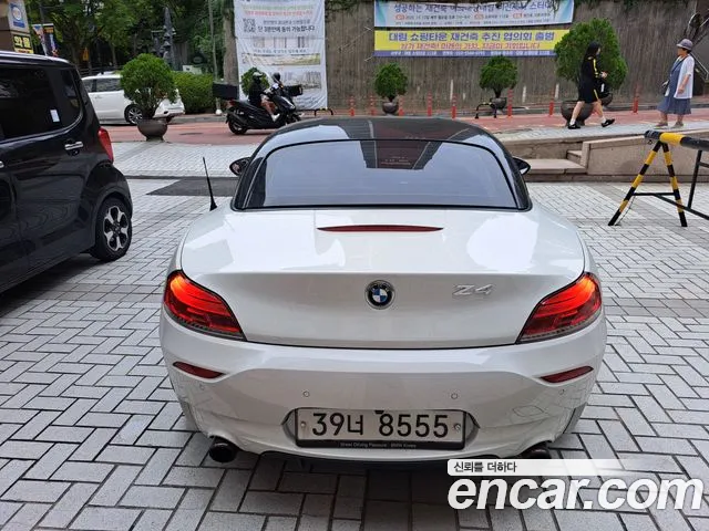 BMW Z4 2012 thumb 2