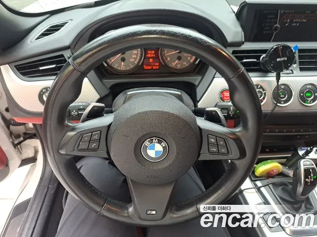 BMW Z4 2012 thumb 11
