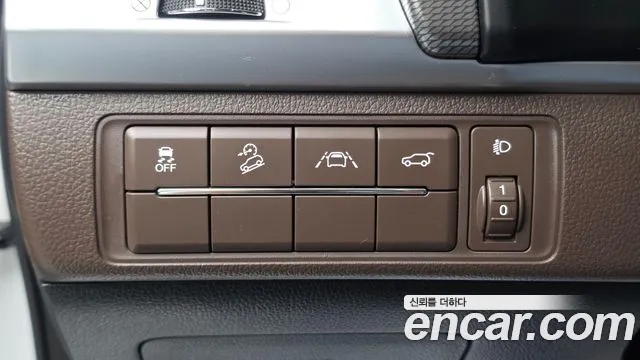 KG_Mobility_Ssangyong Rexton 2022 thumb 12