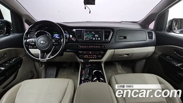 Kia Carnival 2018 thumb 6
