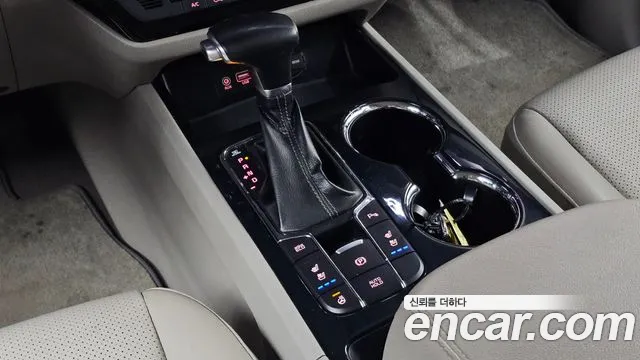 Kia Carnival 2018 thumb 8