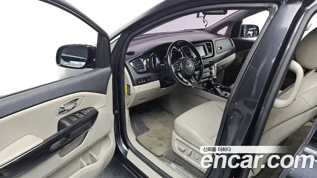 Kia Carnival 2018 thumb 10