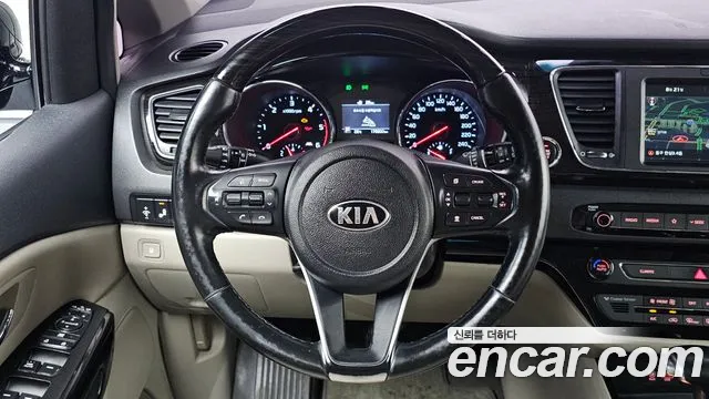 Kia Carnival 2018 thumb 12
