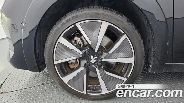 Peugeot 208 2022 thumb 5