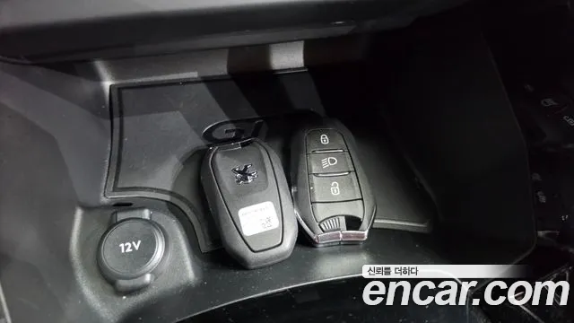 Peugeot 208 2022 thumb 12