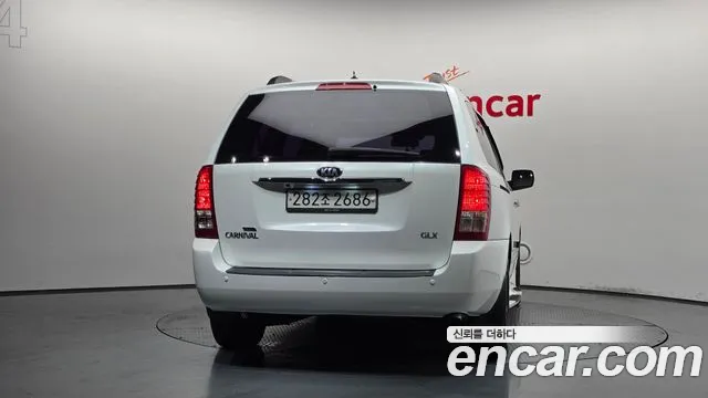 Kia Carnival 2013 thumb 4