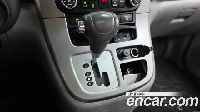 Kia Carnival 2013 thumb 9