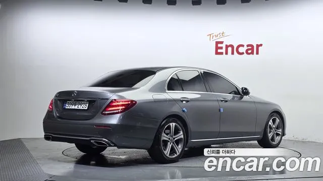 Mercedes-Benz E-Класс 2019 thumb 2