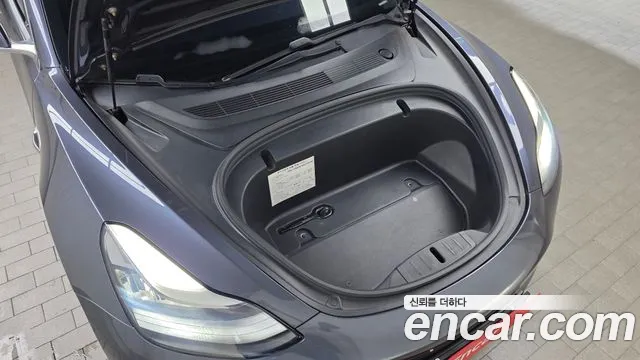 Tesla Model 3 2020 thumb 5