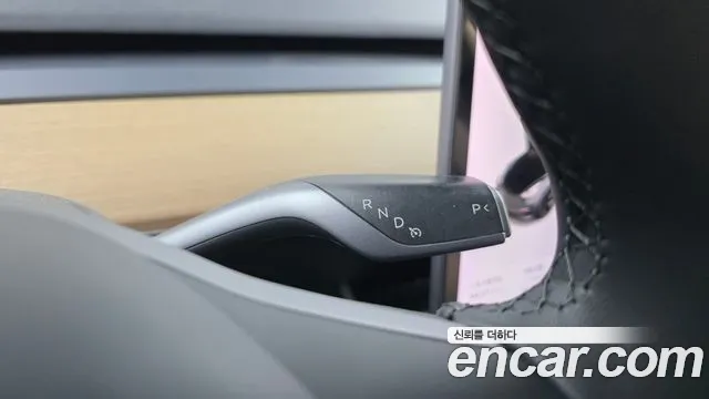 Tesla Model 3 2020 thumb 8