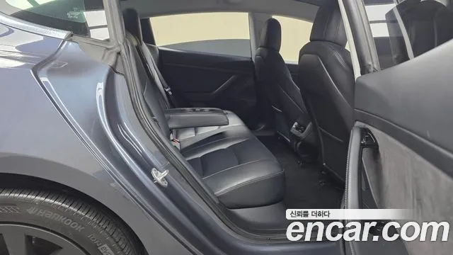 Tesla Model 3 2020 thumb 10