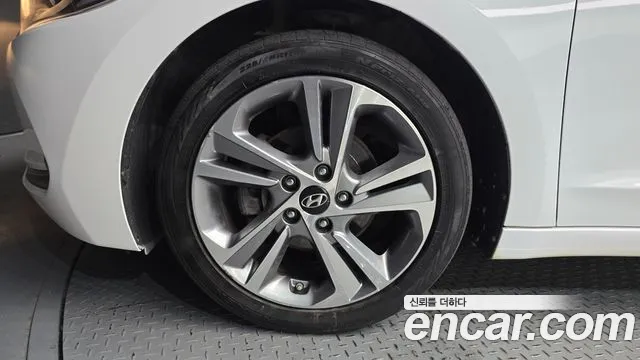Hyundai Avante 2017 thumb 5