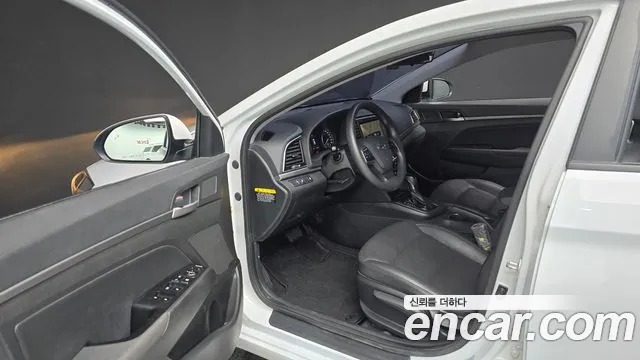 Hyundai Avante 2017 thumb 10