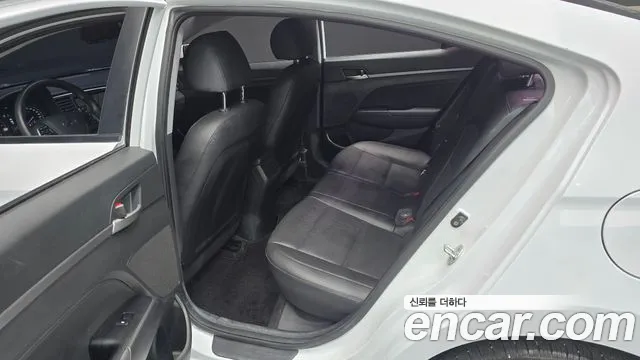 Hyundai Avante 2017 thumb 11