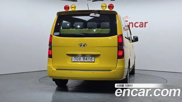 Hyundai Starex 2016 thumb 4