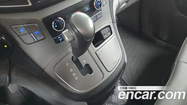 Hyundai Starex 2016 thumb 9