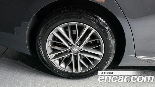 Hyundai Grandeur 2017 thumb 5