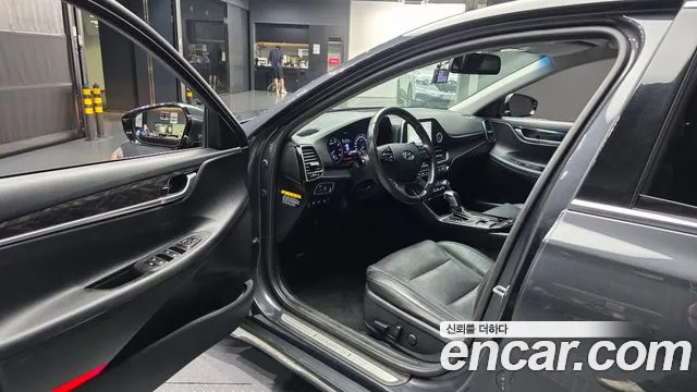 Hyundai Grandeur 2017 thumb 10