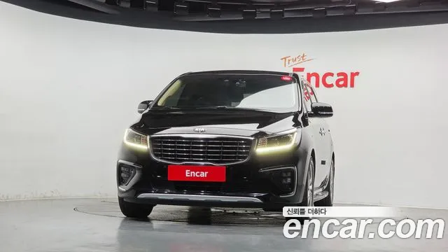 Kia Carnival 2019 thumb 3