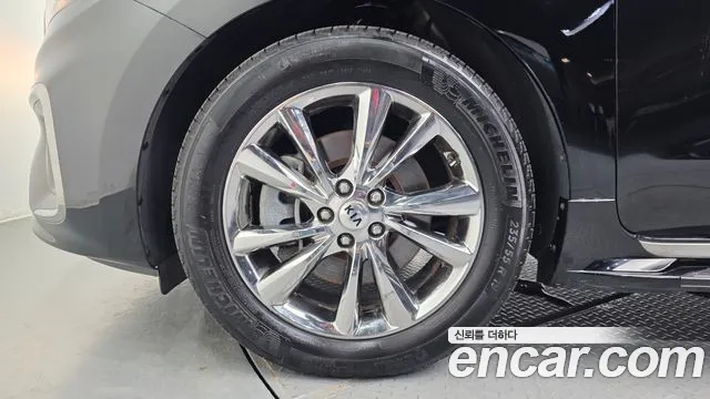 Kia Carnival 2019 thumb 5