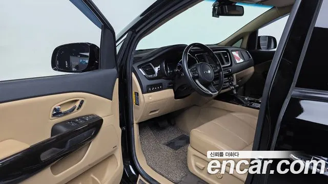 Kia Carnival 2019 thumb 10