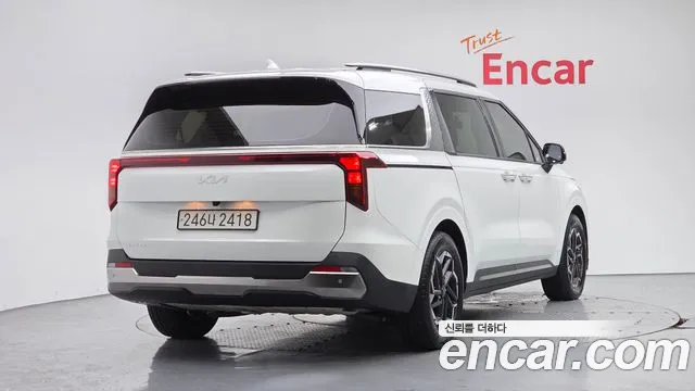 Kia Carnival 2024 thumb 2