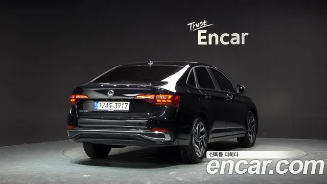 Volkswagen Jetta 2024 thumb 2