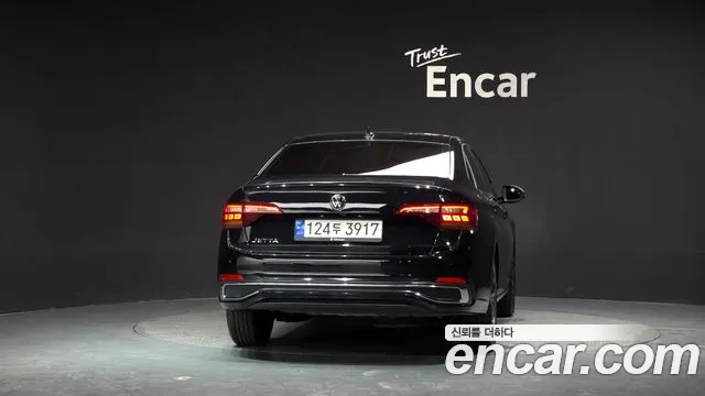Volkswagen Jetta 2024 thumb 4