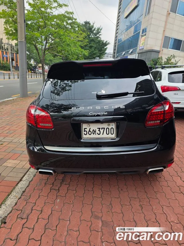 Porsche Cayenne 2012 thumb 8