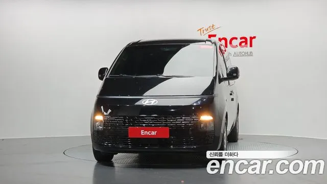 Hyundai Staria 2024 thumb 2