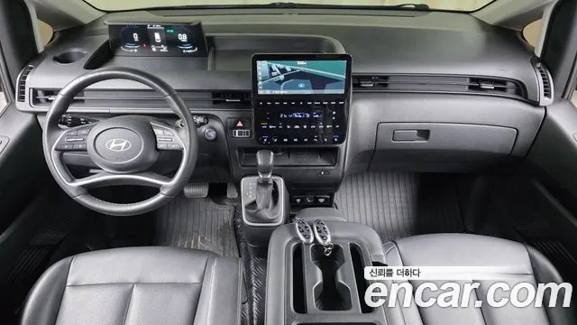 Hyundai Staria 2024 thumb 6