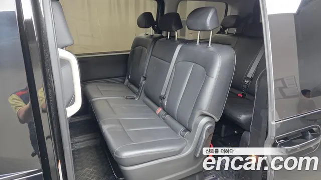 Hyundai Staria 2024 thumb 11
