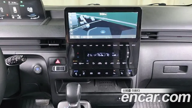 Hyundai Staria 2024 thumb 12