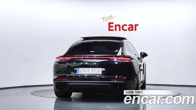 Porsche Panamera 2023 thumb 4