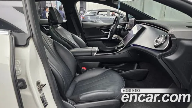 Mercedes-Benz EQE 2023 thumb 11