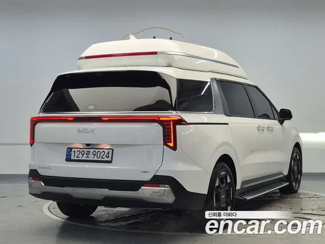 Kia Carnival 2024 thumb 3