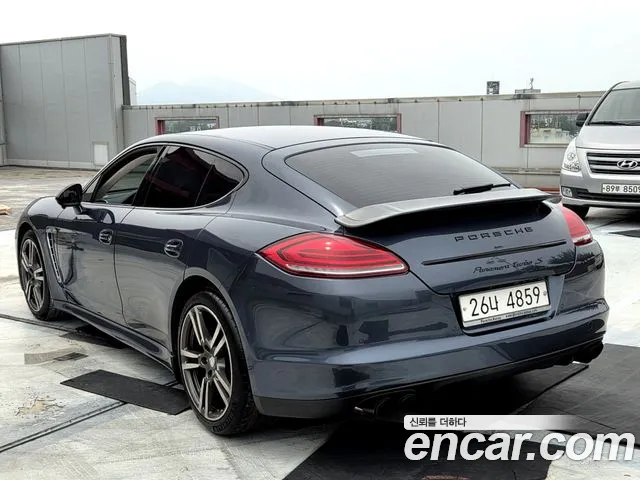 Porsche Panamera 2009 thumb 4