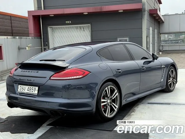 Porsche Panamera 2009 thumb 5