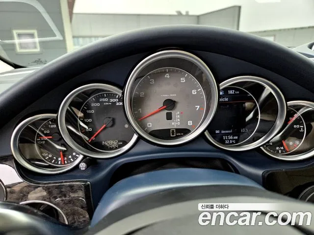 Porsche Panamera 2009 thumb 7