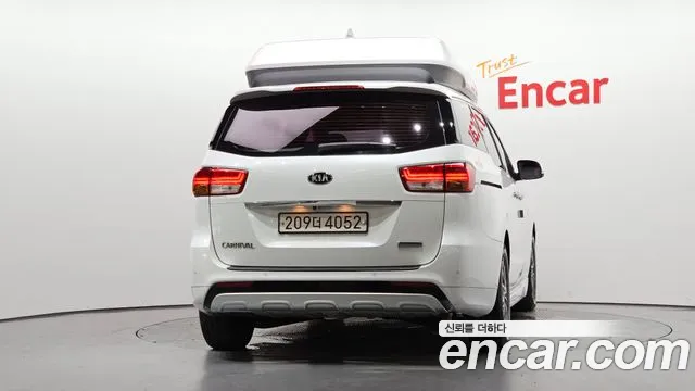 Kia Carnival 2016 thumb 4