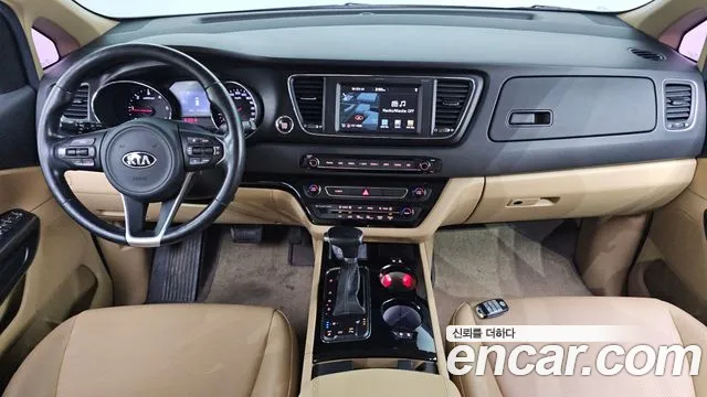 Kia Carnival 2016 thumb 7
