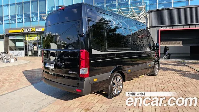 Hyundai Staria 2024 thumb 2