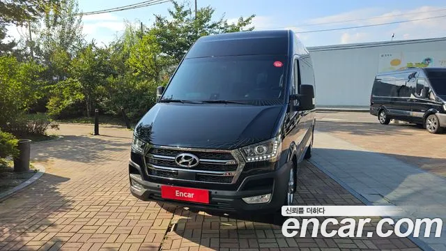 Hyundai Staria 2024 thumb 3