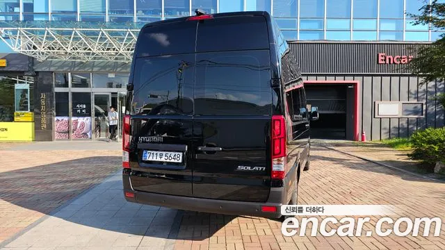Hyundai Staria 2024 thumb 4