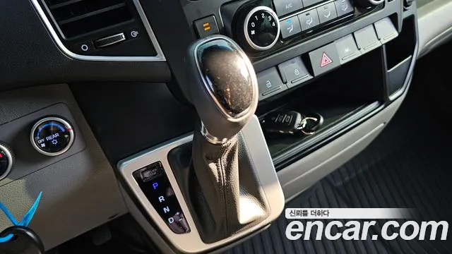 Hyundai Staria 2024 thumb 9