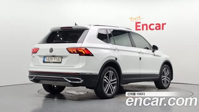 Volkswagen Tiguan 2023 thumb 2